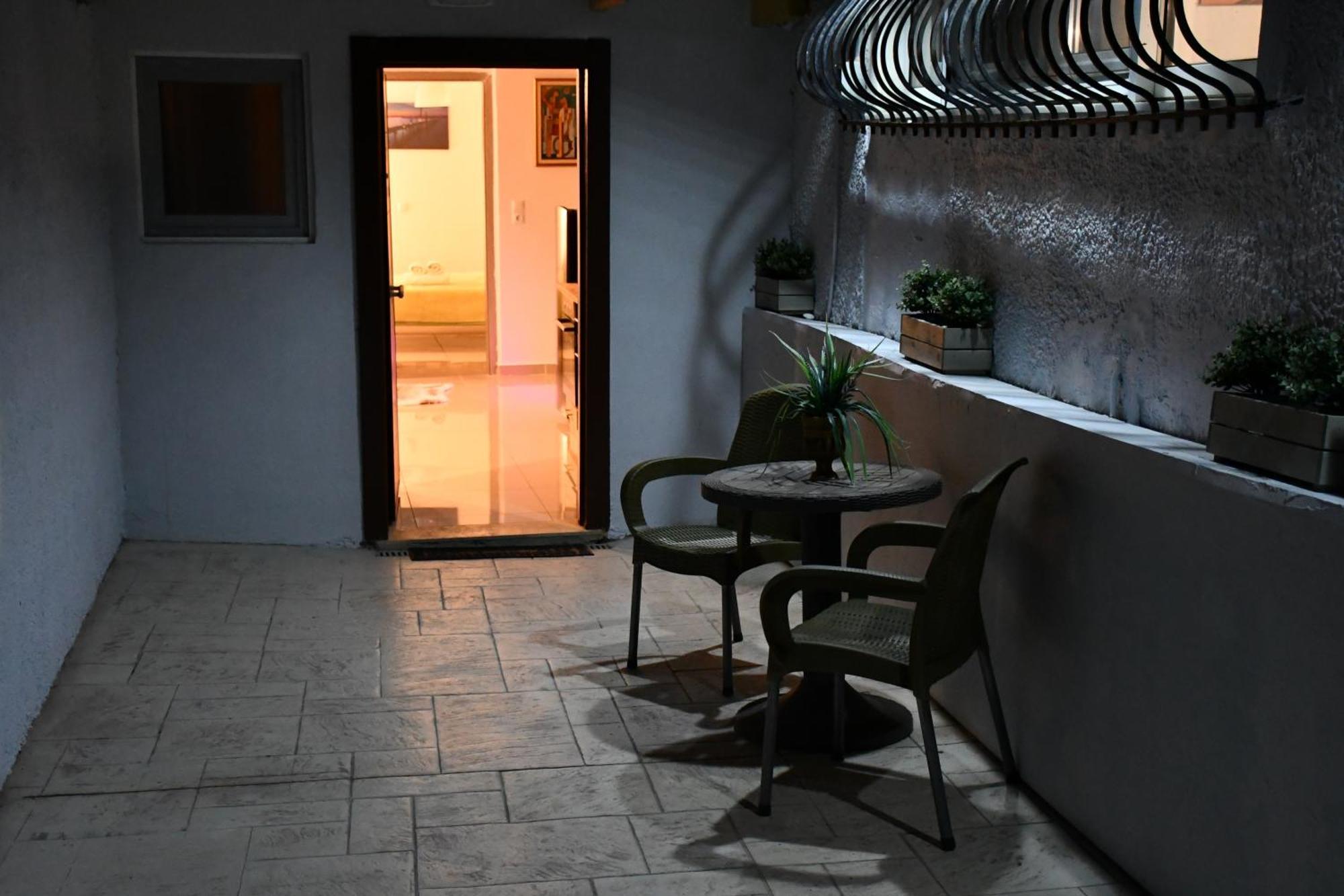Johnson House Daire Rafína Dış mekan fotoğraf